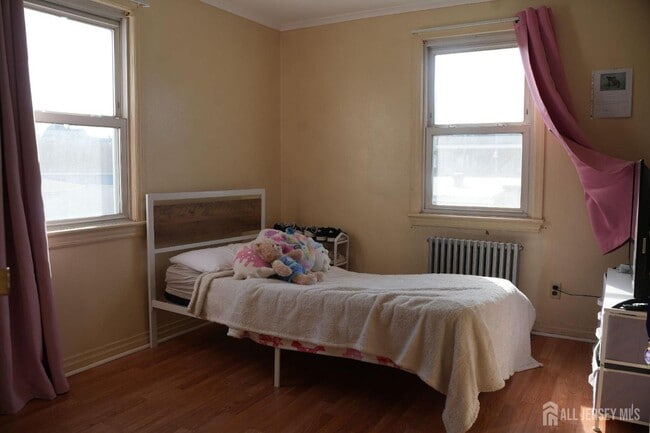 Building Photo - 413 Paderewski Ave