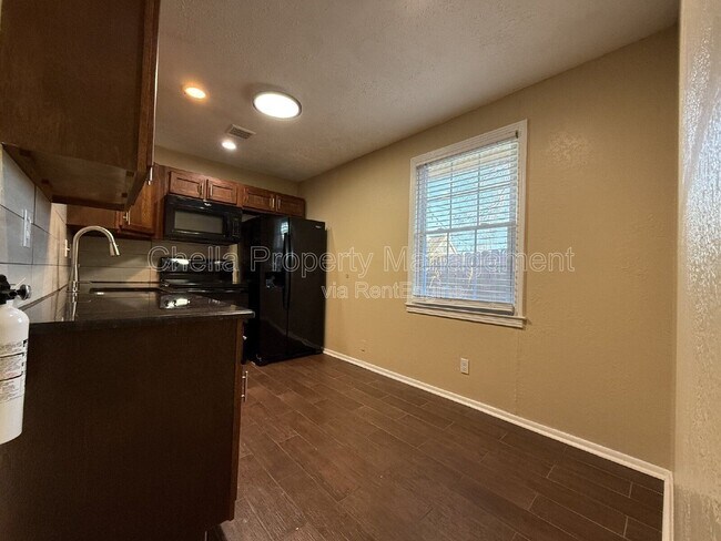 Building Photo - 924 Boscobel St