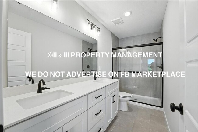 Building Photo - 8733 SW Edgewater Dr