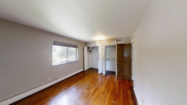 Building Photo - 1261 Island Dr