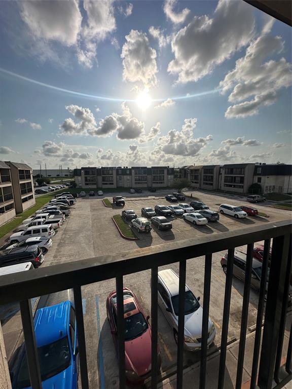 Building Photo - 206 Plaza Verde Dr