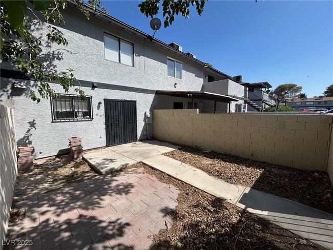 Building Photo - 3417 Civic Center Dr