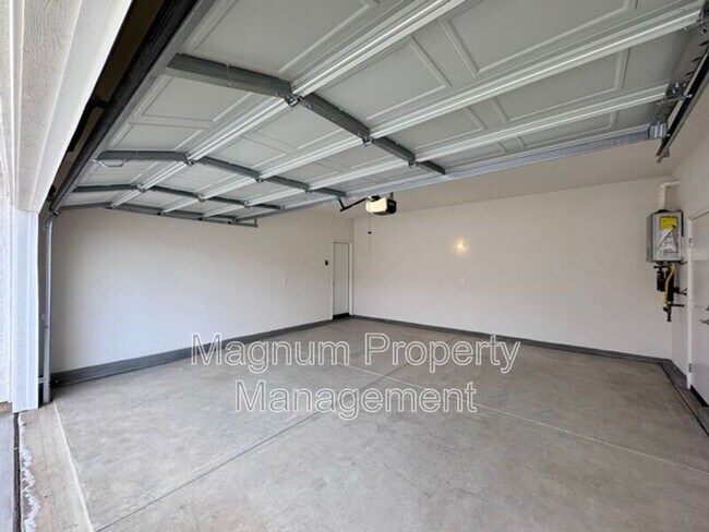 Building Photo - 31343 Autumn Blaze Dr