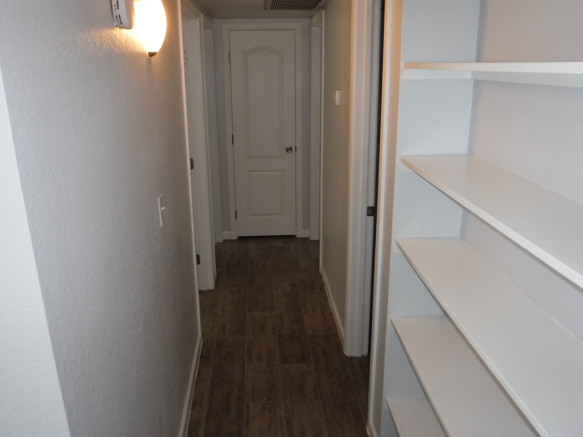 Building Photo - 712 N Santa Barbara #16