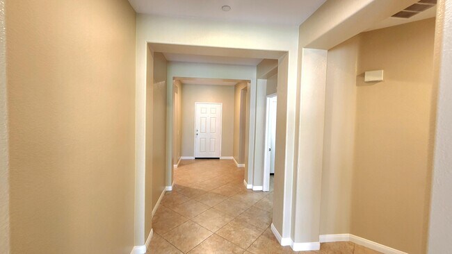 Building Photo - 703 Ventana Ridge