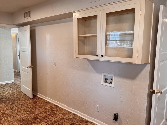 Building Photo - 4200 University Ave