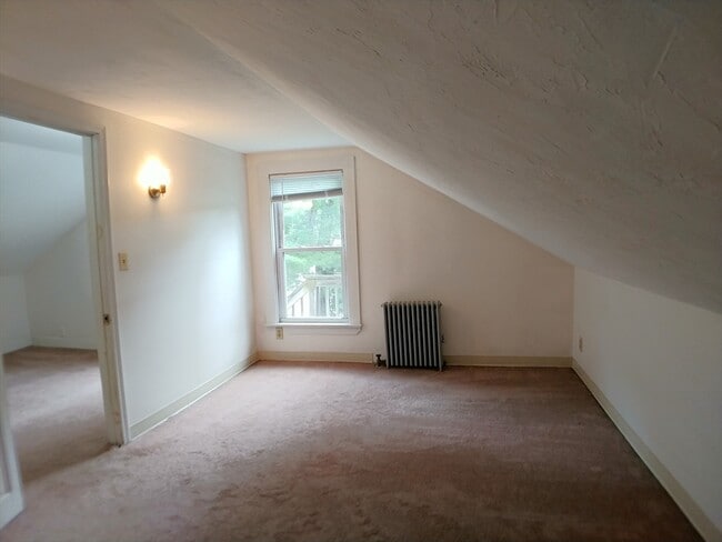 Building Photo - 77 Hudson St