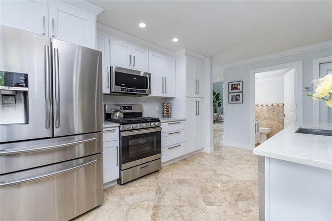 Building Photo - Southwest 123rd Avenue, Miami, FL 33186 - 4 BR 2.5 BA single-family home