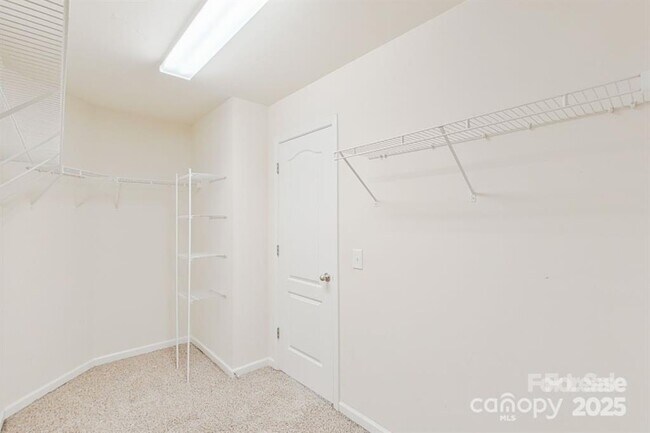 Building Photo - 149 Glade Vly Ave