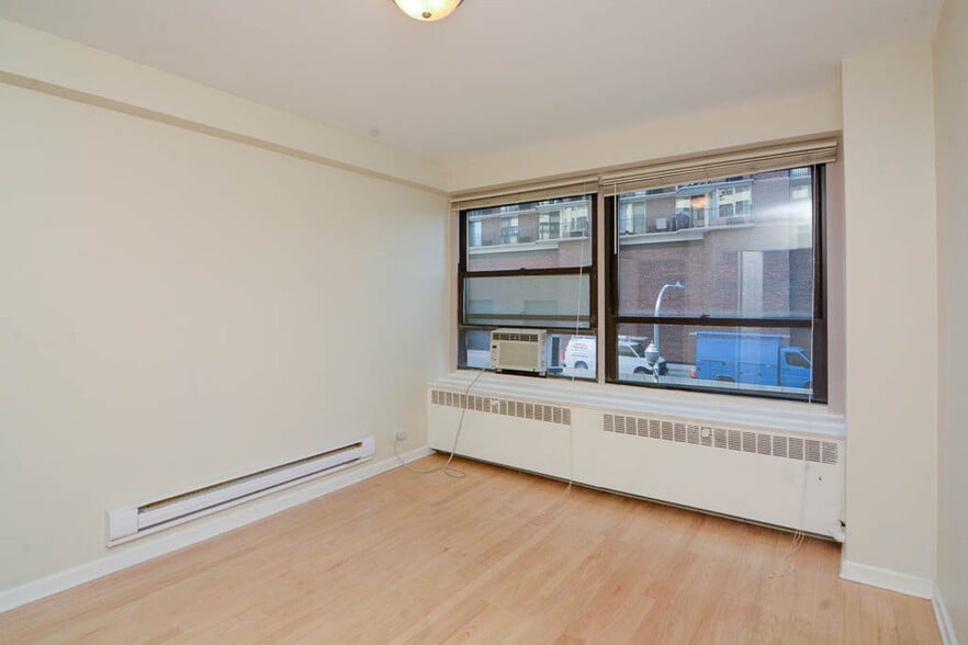 Building Photo - 4180 N Marine Dr
