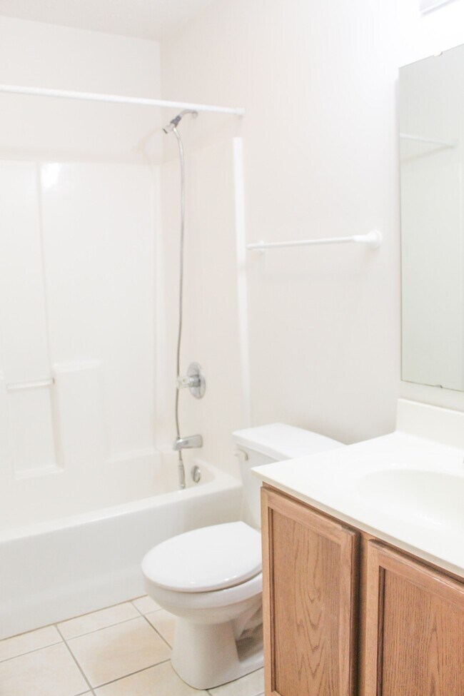 Building Photo - 2 bedroom and 2 bathroom property located in West Lafayette!