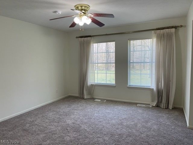 Building Photo - 6960 Carriage Hill Dr