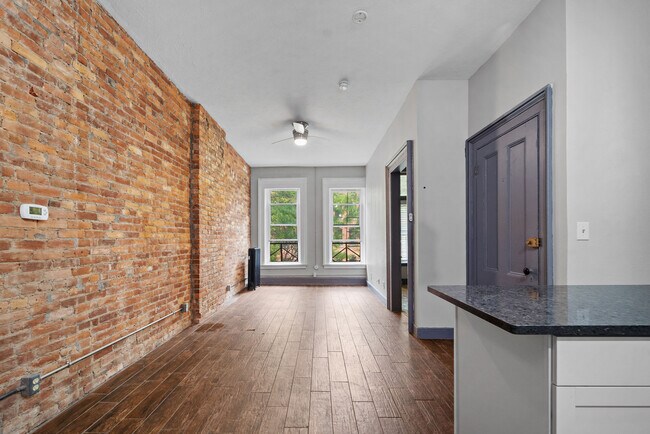 Primary Photo - 128 Washington St