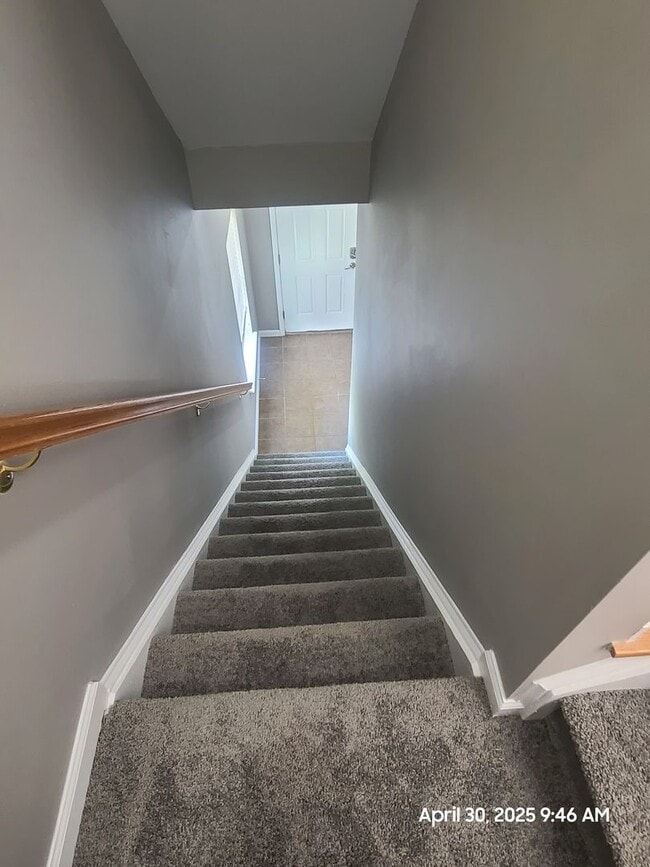 Building Photo - End Unit Town Home in Waynesboro, PA!