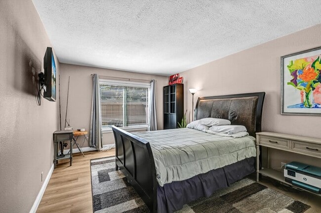 Building Photo - 4020 Porte La Paz