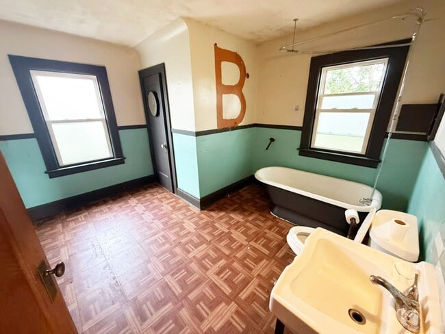 Building Photo - 4602 Wichita Ave