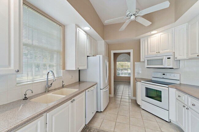 Building Photo - 8120 SE Paurotis Ln