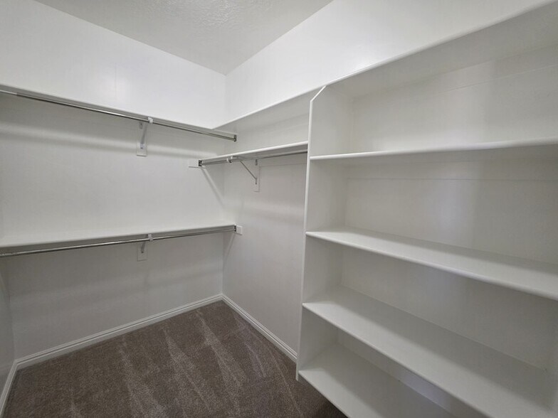 Building Photo - 638 N 400 W