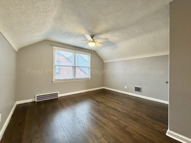 Building Photo - Updated Royal Oak Bungalow Minutes from Downtown