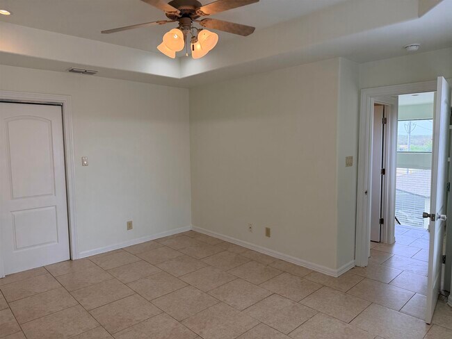 Building Photo - 7221 Lake Victoria Rd