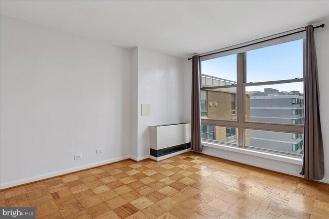 Building Photo - 1260 21st St NW