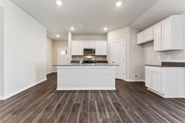 Building Photo - 602 W Cattleman Ct