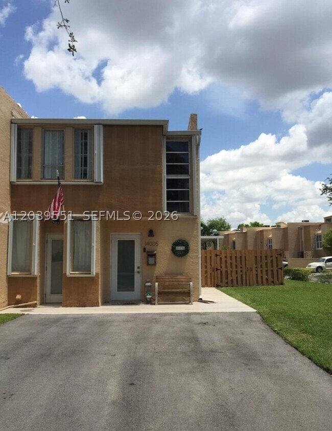 Building Photo - 14005 SW 67th Terrace
