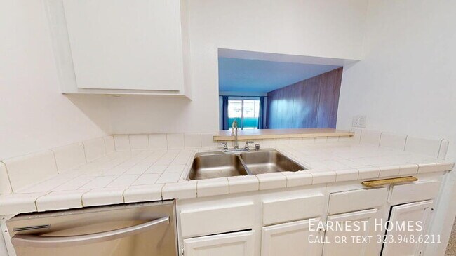 Building Photo - 5460 White Oak Ave