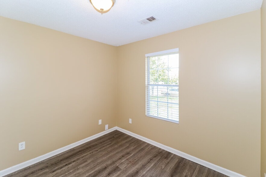 Building Photo - 4551 Cedargreen Cove