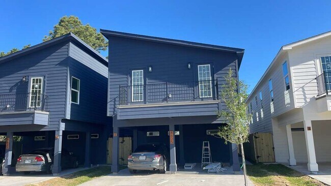 Building Photo - Modern 3BR Duplex – New Construction in Houston