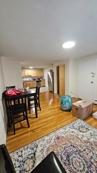 Building Photo - 46 Stetson St