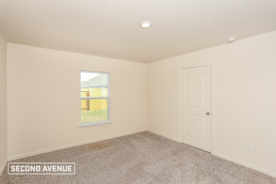 Building Photo - 1421 Sunkiss Dr