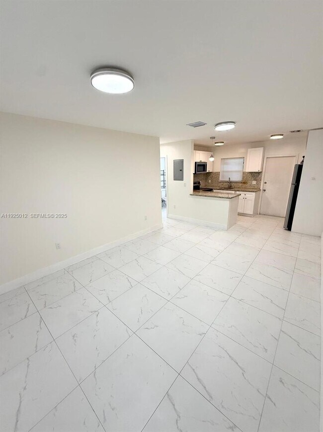 Building Photo - 335 NW 32nd St