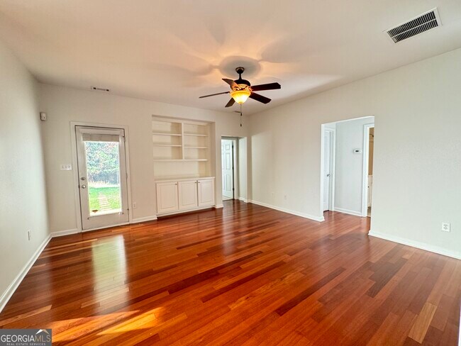 Building Photo - 212 Turnbridge Cir