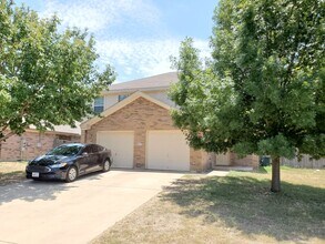 Building Photo - 1400 Chips Dr