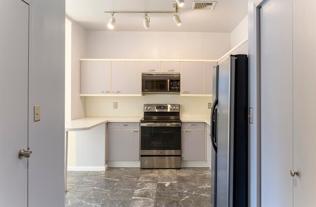 Building Photo - 75 Liberty Ave