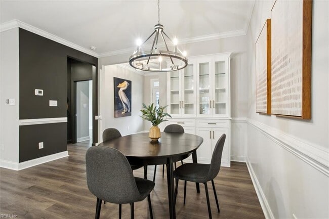 Building Photo - 3009 Ridge Dr