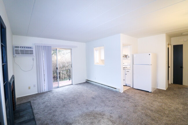 Building Photo - 2323 Beechmont Ave