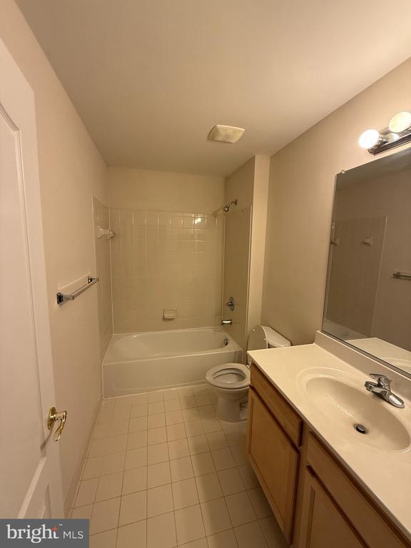 Building Photo - 3680 Chippendale Cir