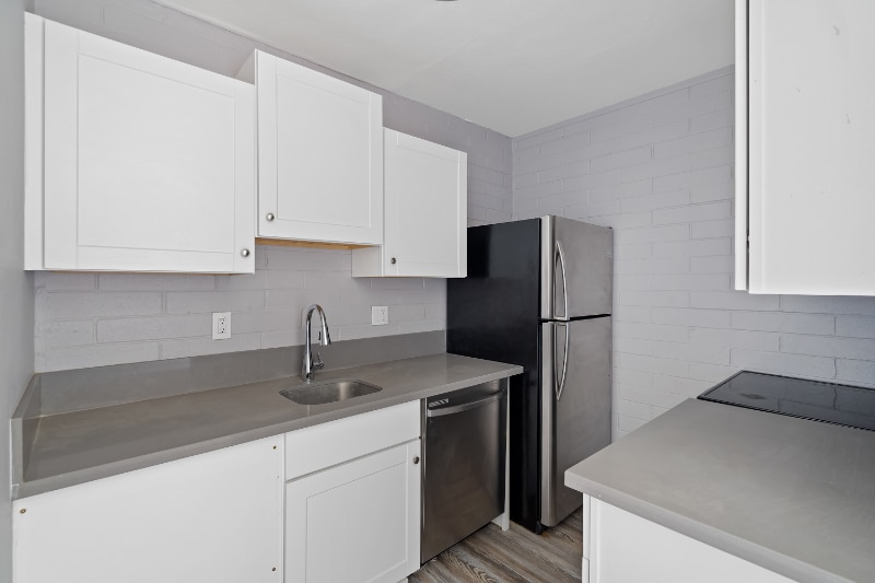 Building Photo - 5570 E Hampton St