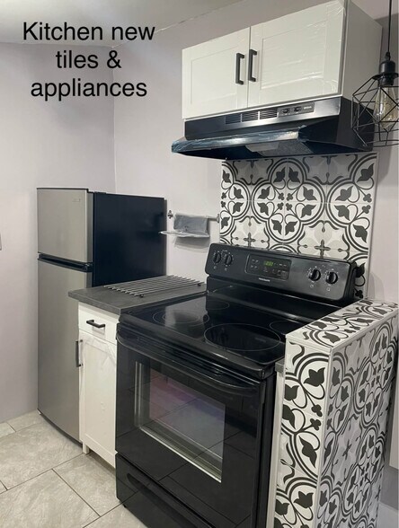 Building Photo - 2214 N 28th Ave