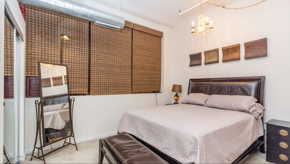 Building Photo - 500 S Clinton St