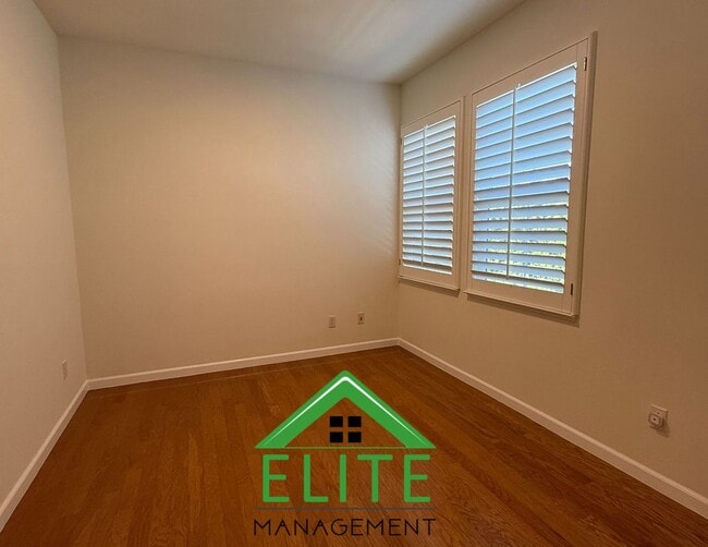 Building Photo - Prime location in Communications Hill with...