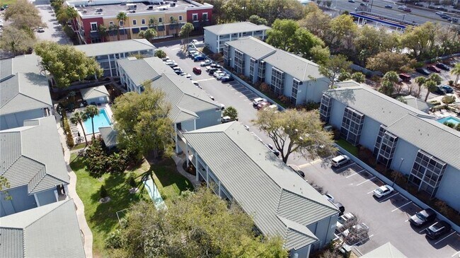 Building Photo - 120 BLUE POINT Way