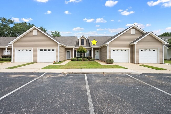 Building Photo - Great find in Foley Complex!