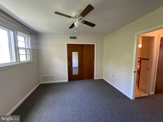 Building Photo - 117 Elm Ave