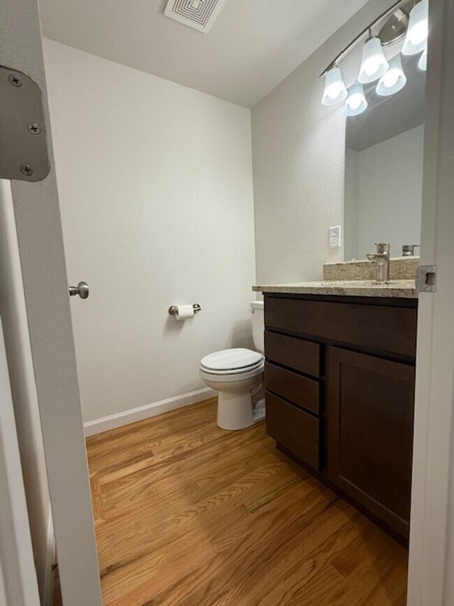 Building Photo - Fully Upgraded Executive Home For Lease