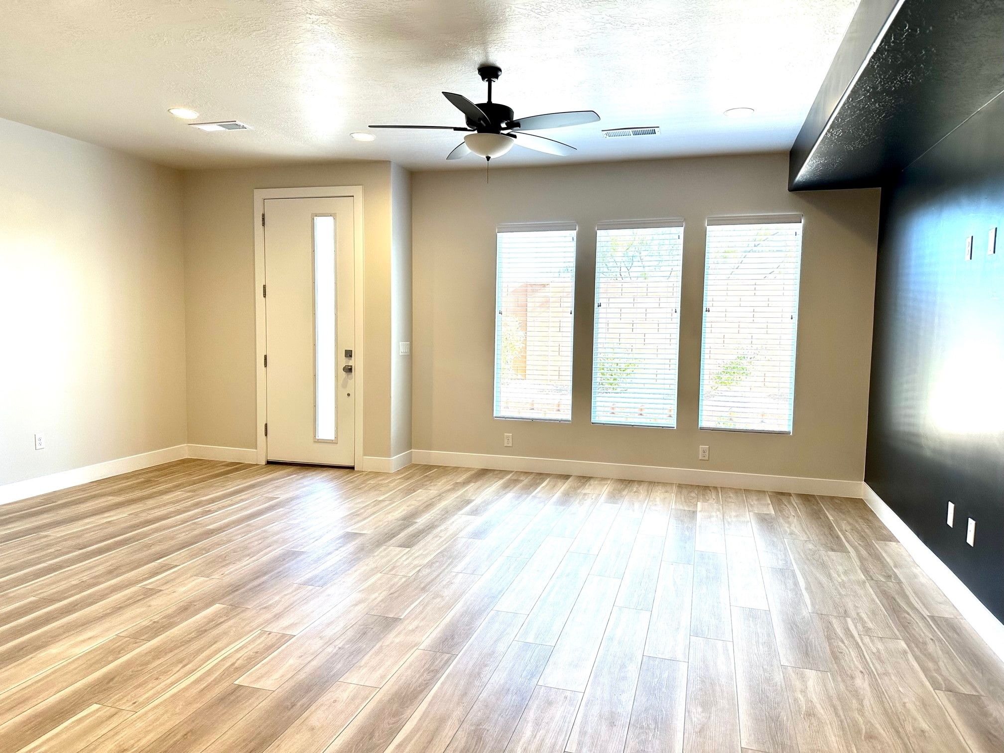 Building Photo - 819 S Black Alder Dr