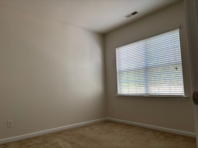 Building Photo - 10519 Royal Winchester Dr