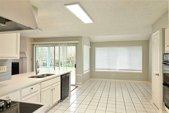 Building Photo - 3114 Hollow Creek Ct
